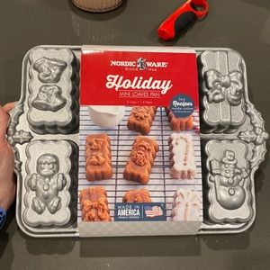 Nordicware Holiday Mini Loaves Pan